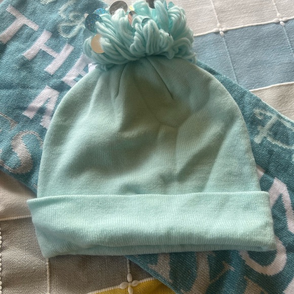 Disney Parks Scarf & Hat Set NWT - Picture 2 of 7